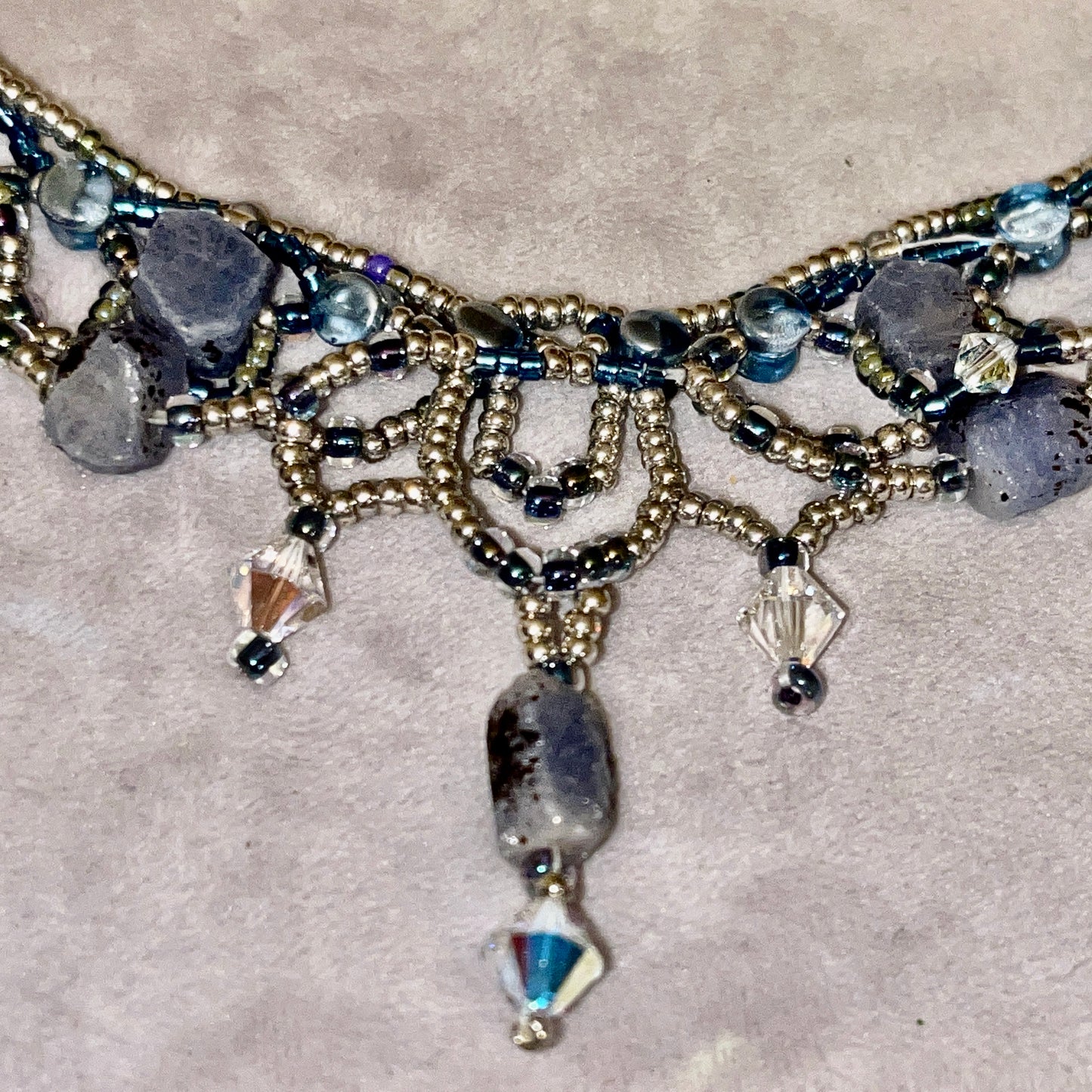 Edwardian style necklace with rough sapphires