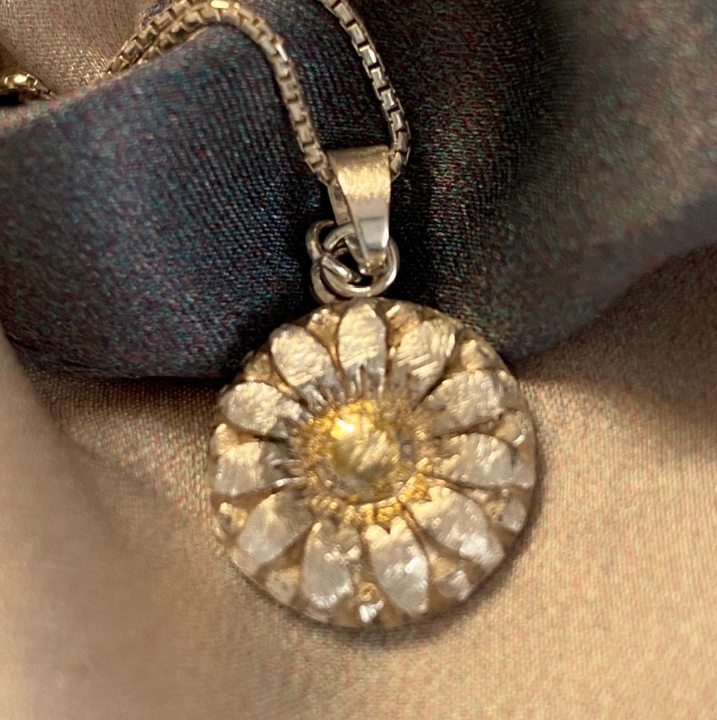Fine Silver flower (Daisy) pendant with 24kt gold leaf detail